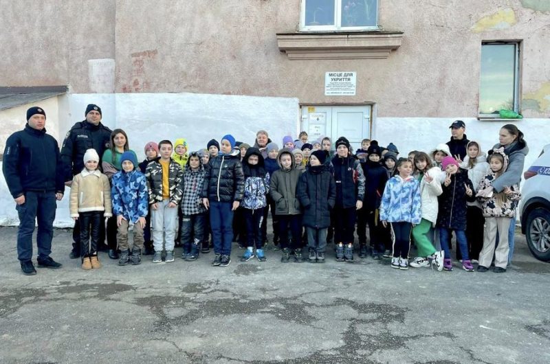 Поліцейські провели для франківських школярів навчання з евакуації