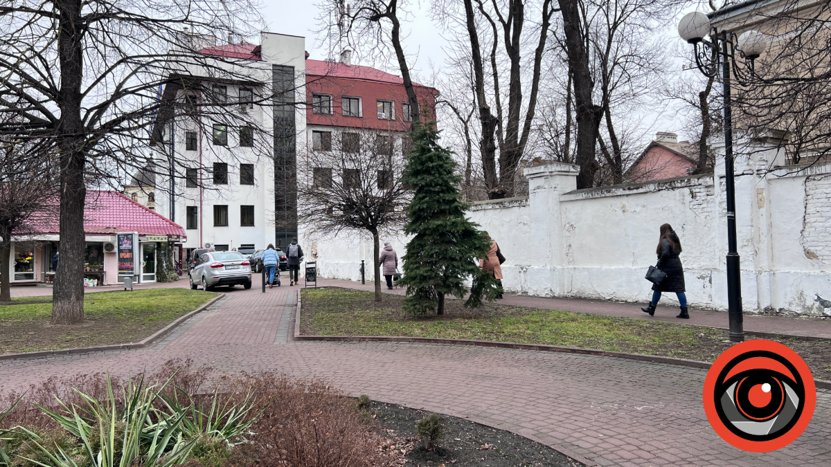 Раптова смерть посеред вулиці: в Івано-Франківську зранку помер чоловік